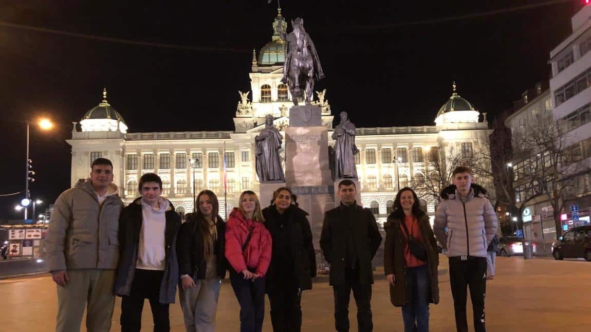 Okulumuz öğretmen ve öğrencileri ÇEKYA'nın Başkenti Pragda